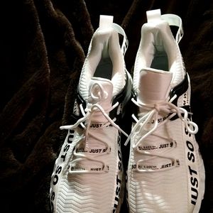 Men's athletic shoes